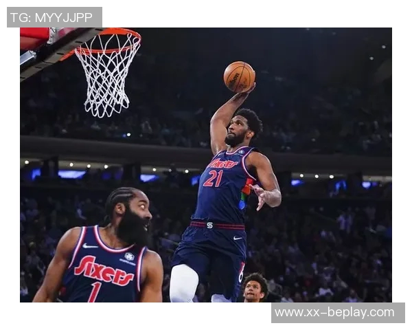 字母哥半场火力全开18分罚球命中率高暴扣两次震撼全场 字母哥半场火力全开18分罚球命中率高暴扣两次震撼全场