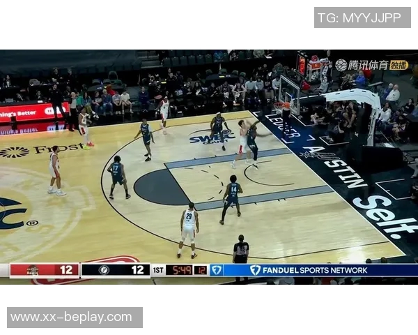 杨瀚森精彩单挑尤班克斯背运转身连招引发观众热烈反响